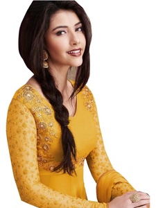 Dernier modèle de Salwar Kameez multicolore pour femme, en tissu Georgette, style Chudidar Patiyala Punjabi, semi-couture - Product Image 2