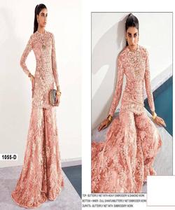 Night Dance NavratriLehengaCholi pour femme en noir avec chemisier en velours brodé lourd - Product Image 6