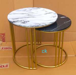 Ensemble de table classique en marbre blanc et noir Chaises décoratives pour bureau à domicile et bar Matériau métallique durable Ensemble de 2 pièces - Product Image 2