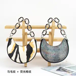 2022 Factory Hot Sell Young Lady Casual Underarm Handbag Luxury Small Handbags Girls Sequin Dumpling Moon Purses For Ladies