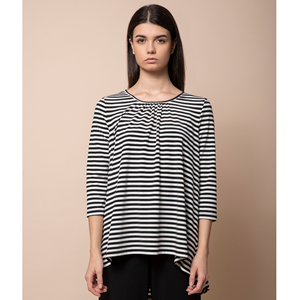 T-shirt SM de qualité italienne supérieure, col rond, devant plissé, manches trois-quarts, bas arrondi - Product Image 1
