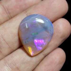 อัญมณีโอปอลเจลลี่สีม่วงจากออสเตรเลียทำด้วยมือคริสตัลสีดำขัดเงาเรียบทำด้วยมือทรงลูกแพร์และทรงหลังเบี้ย - Product Image 4
