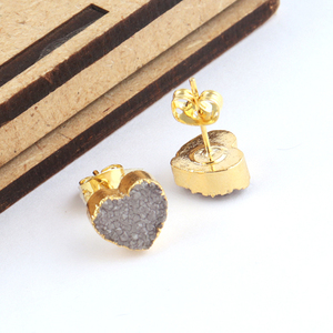Pendientes de corazón con drusa de azúcar gris natural, chapados en oro, pequeños pendientes de corazón con cierre de rosca para mujer - Product Image 4