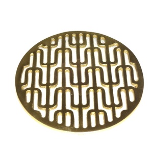 Trivet Decorativo de Diseño Hecho en India, Trivet Redondo de Aluminio, Trivet Elegante de Diseño para Exportación, Herramientas Especializadas - Product Image 1