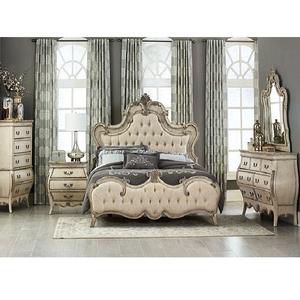 Ensemble de meubles de chambre à coucher en teck sculpté de style européen traditionnel élégant, 4 pièces - Product Image 1