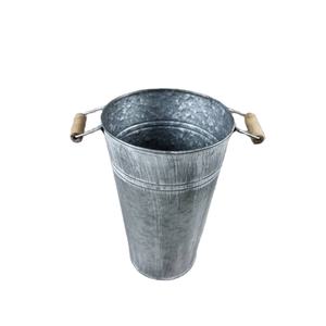 Cubo de cubo de Metal galvanizado de granja de alta calidad, jarrón y maceta con asas de madera - Product Image 1