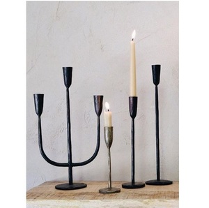 Chandelier revêtu de poudre en fer forgé, chandelier noir pour décoration de maison, conception de luxe, support et centre de table personnalisés - Product Image 1