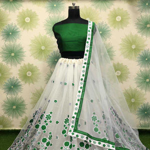 El Vestido de Novia Más Hermoso, Lehenga Choli de Tela Pesada con Dupatta, Ropa India para Mujer, Semi-cosido, Venta al por Mayor en Surat. Shalwar Kameez Alfanumero - Product Image 1