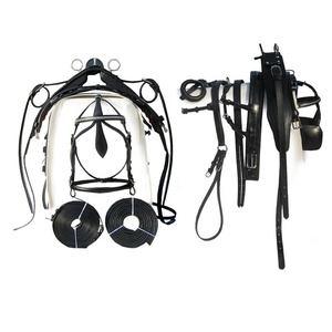 Ensemble de harnais d'équitation noir de qualité supérieure en cuir et PVC synthétique avec matériel de haute qualité idéal pour les amateurs d'équitation - Product Image 2