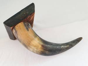 Venta al por mayor de cuerno de búfalo pulido natural de calidad escultura animal decorativa para la decoración del hogar tamaño personalizado para Base de acero - Product Image 4