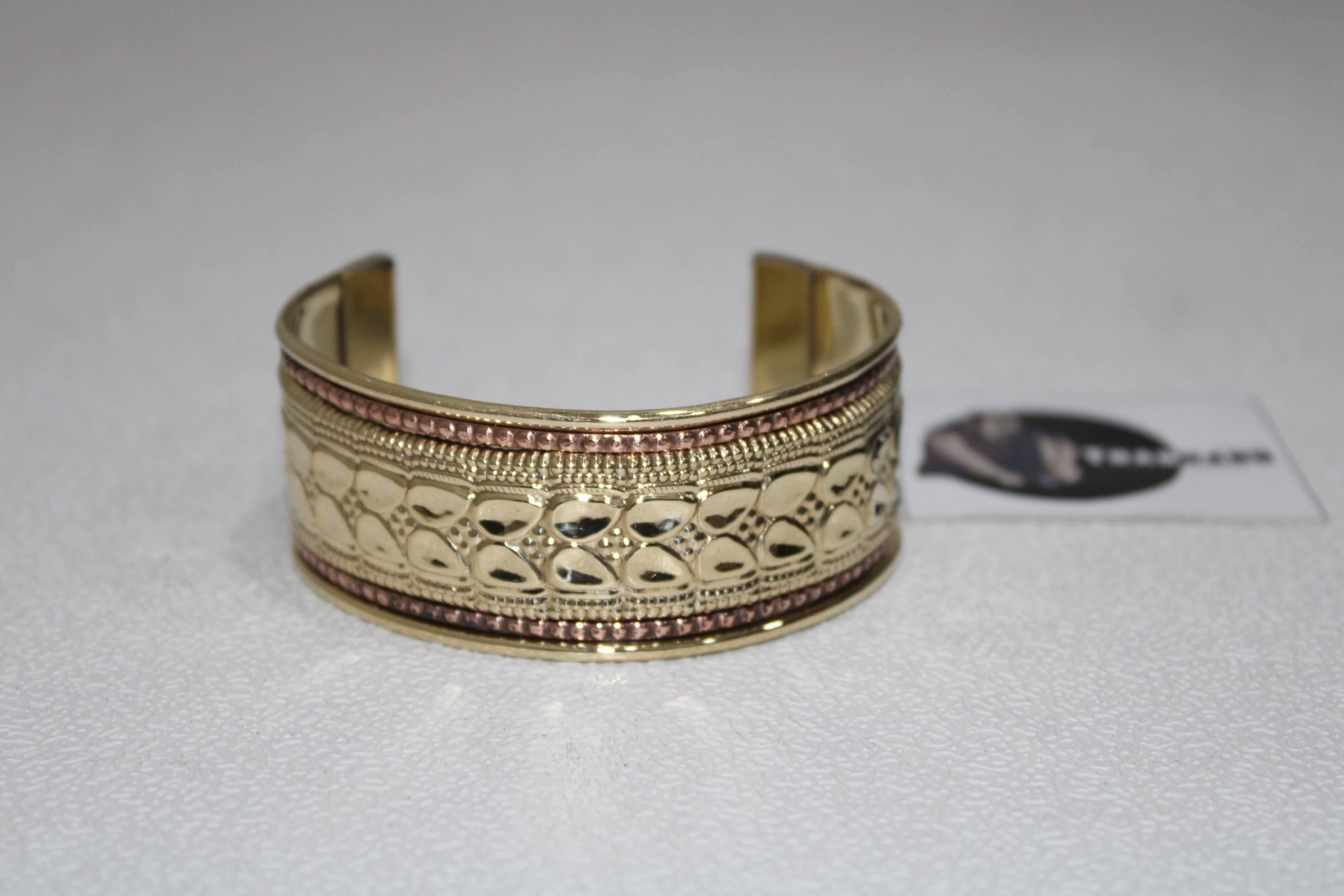 ทองเหลืองและทองแดงธรรมชาติ