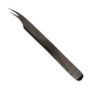 แหนบแยกขนตา TEEJAY Plasma Black Dolphin ปลายแหลมพิเศษ สแตนเลสสตีล จับง่าย เหมาะสำหรับการแยกและหยิบขนตา - Product Image 1