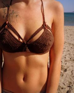 Bikini au crochet : L'art du fait main - Product Image 1