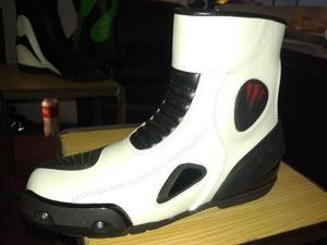 Botas de Motociclismo de Cuero Profesionales para Carreras, Unisex, Impermeables, Transpirables y Resistentes al Viento - Product Image 4