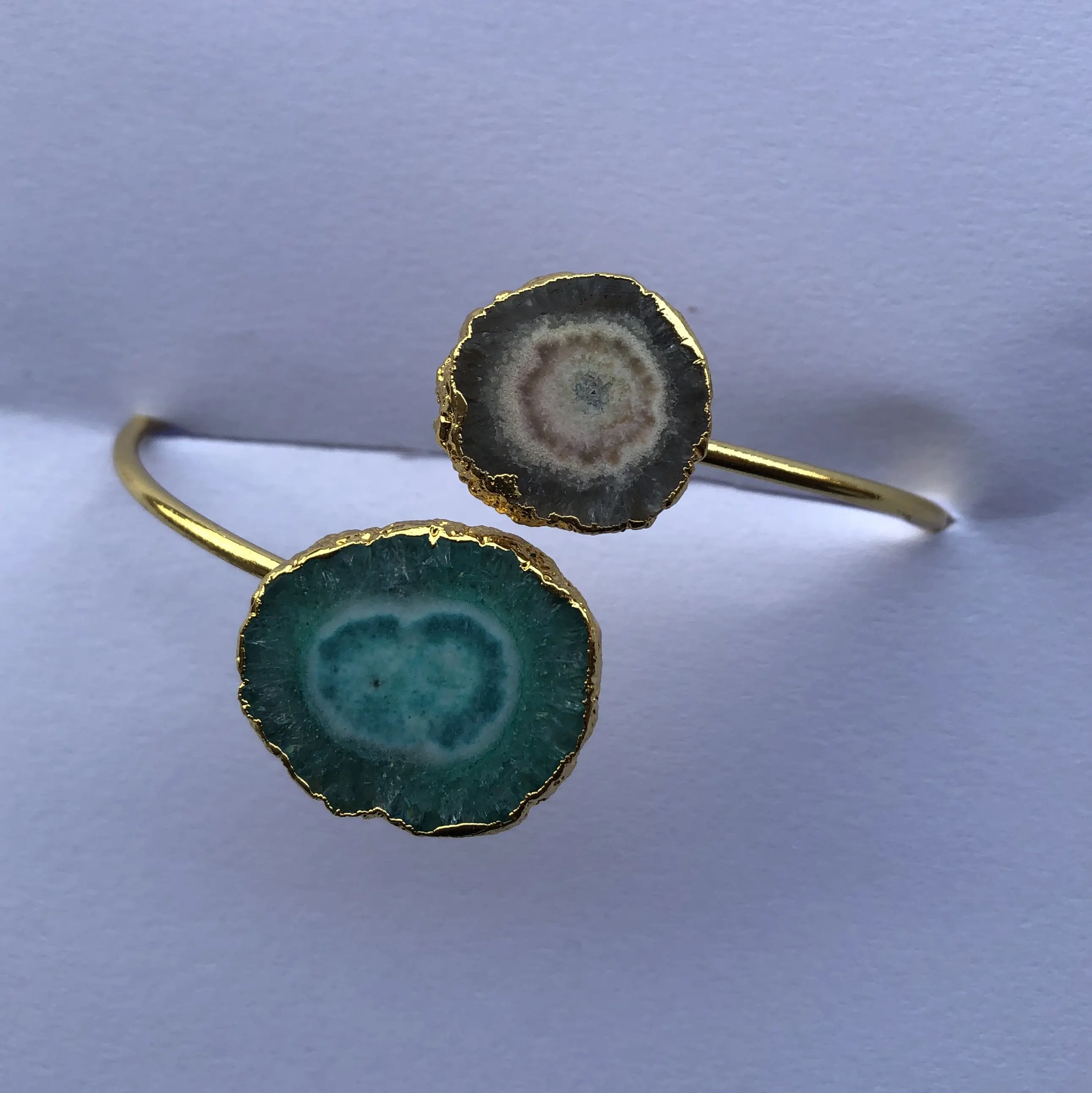 Màu xanh lá cây năng lượng mặt trời thạch anh druzy đá Bangle Vòng đeo tay tại nhà máy Bán buôn giá từ nhà sản xuất Nhà cung cấp mua bây giờ trực tiếp cửa hàng trực tuyến