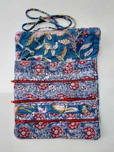 ม้วนเครื่องประดับผ้าฝ้ายพิมพ์ลายบล็อกด้วยมือหรูหราพร้อมกระเป๋าซิปและการปิดเน็คไทกระเป๋าเครื่องประดับพิมพ์สีสันสดใสสำหรับผู้หญิง - Product Image 6