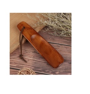 Corne à chaussures en bois personnalisé, klaxon en bois poli à la main pour aider à porter des chaussures, en vente - Product Image 3