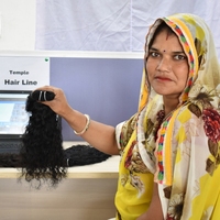 Rambut Manusia Asli India 100% Grosir, Keriting, Virgin, Kutikula Tertata Rapi, Warna Alami Hitam, Bebas Kusut dan Rontok