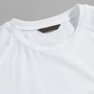 Conjunto de 2 piezas formado por Inspire Apparel para hombre, camisetas y pantalones cortos con diseño de rayas laterales y contraste de logotipo personalizado, venta al por mayor - Product Image 4