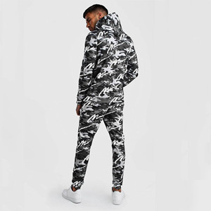 Camo ชุดวอร์มมีฮู้ดผู้ชาย,เซ็ต2ชิ้นชุดกีฬาลายพรางฟิตเนส - Product Image 1