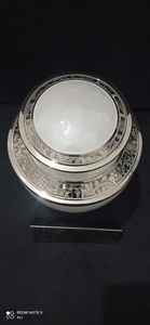 URNA FUNERARIA PARA MASCOTAS GOLDEN ODYSSEY con DOS PATAS BRILLANTES, ESTILO INDIANO-AMERICANO DE BRASSWORLD INDIA, MODELO BWI-786-221 - Product Image 5