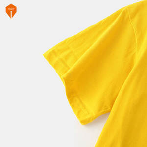 Chándal ajustado rojo OEM para hombre, chándal con cremallera y capucha para trotar - Product Image 3