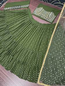 ชุดเจ้าสาวผ้าจอร์เจตต์งานปักหนักแบบใหม่ พร้อมผ้าคลุมไหล่ - Product Image 5