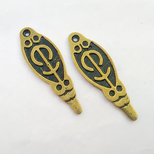 Correa de cinturón de la edad vikinga medieval negra, latón Novgorod BC con accesorio de extremo de material de cobre con relleno de color negro - Product Image 2