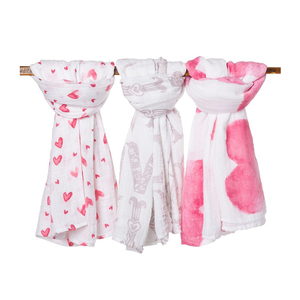 Couverture d'emmaillotage en mousseline de coton 100% biologique avec logo personnalisé de qualité supérieure et couverture de réception personnalisée pour bébé - Product Image 1