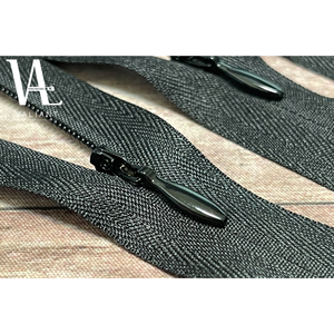 #3และ #4อุปกรณ์ตัดเย็บเสื้อผ้าอย่างใกล้ชิดฉีกเลื่อนไนลอนที่มองไม่เห็นซิปผู้ผลิตในการขาย - Product Image 1