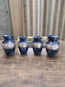 Pequeña Urna Funeraria de Latón Estilo Americano para Recuerdos de Bebé BRASSWORLD INDIA - Product Image 3