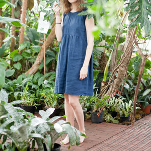 Deslumbrante vestido de lino azul claro de moda, con cuello redondo, sin mangas, hasta la rodilla, para chica sexy, en tela crepé. - Product Image 1