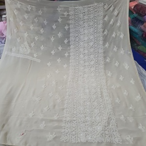 Diseño de moda en Kurti elegante con todo Chikankari y trabajo de Bordado de hilo pesado perfecto para festivales de Ropa Étnica - Product Image 3