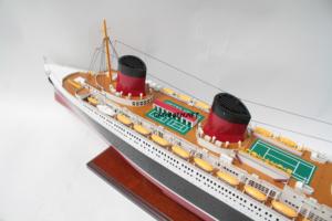 Modèle de bateau en bois d'acacia USS NORMANDIE fait à la main, 80x12x29 cm, en provenance du Vietnam, cadeau d'affaires pour toute occasion - Product Image 2