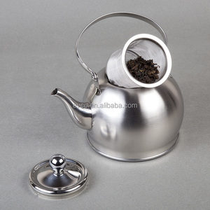 Royal-Tea 1.0 Qt กาต้มน้ำสแตนเลสพร้อมตะกร้าใส่ที่ถอดออกได้และที่จับพับได้ในพื้นผิวแปรง - Product Image 4