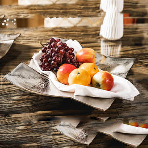 Bandeja para servir el desayuno de nuevo diseño para la decoración del hogar Plato para servir de forma cuadrada de plata fundida de aluminio Bandeja de mesa única - Product Image 4