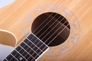 Guitarra Acústica de 6 Cuerdas Fabricada en China, Modelo Tree Root de 39 Pulgadas, con Corte, para Principiantes, en Madera de Tilo, Abeto y Palisandro, Acabado Mate, con Funda y Capo - Product Image 3