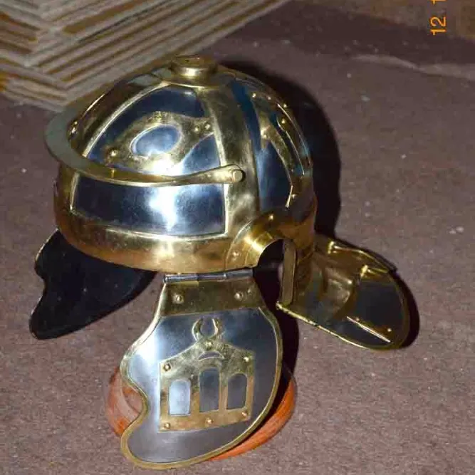 Римский Курсив H шлем исторический ручной работы настраиваемый