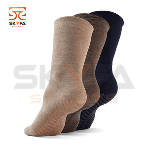 Antidérapant Antidérapant Noir Blanc Basket-Ball Football Grip Chaussette Anti-dérapant Respirant Chaussettes Offre Spéciale produits - Product Image 6