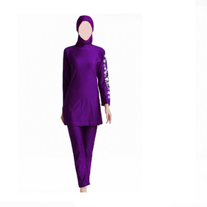 Maillot de bain 2 pièces pour femmes, tenue de plage musulmane de haute qualité, couvre-tête, avec finition élégante, disponible sur demande - Product Image 1