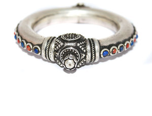 Compra Pulsera de Plata Pura En Plata de Ley 925 Con Lapislázuli Natural Y Coral Rojo Pulsera Brazalete Hecho A Mano De Piedras Preciosas - Product Image 2