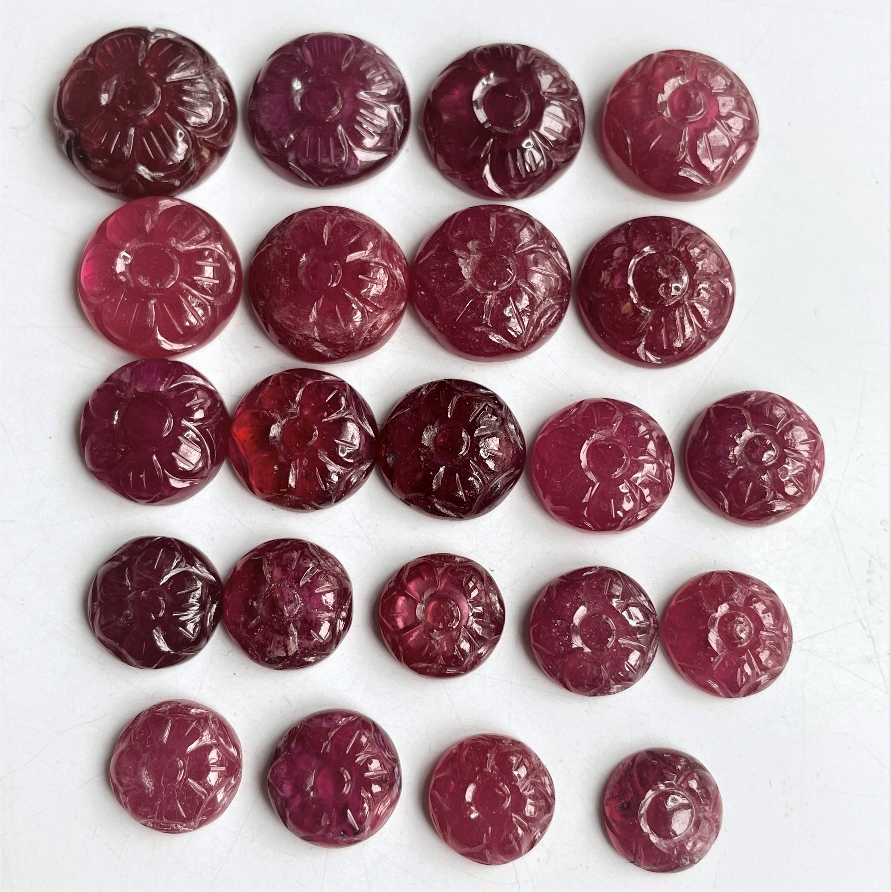 สีชมพูแดง