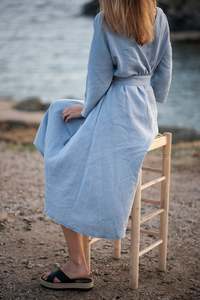 Robe d'été décontractée noire 100 % lin, longueur genou, col rond, manches longues, coupe classique avec ceinture, respirante et boutonnée - Product Image 2