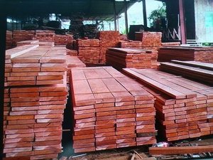 Fornecedores e fabricantes de madeira de serra <span class=keywords><strong>meranti</strong></span> vermelha escura
