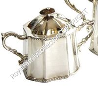 Service à thé 3 pièces en métal argenté Sheffield, style classique, pour restaurants et hôtels, par Royal Family, motif floral de mariage