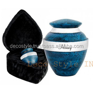 เหยือกดีบุกผสมตะกั่วสีน้ำเงินพร้อมกล่อง - Product Image 1