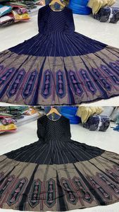 Kurti ยาวสำเร็จรูปแฟนซีพร้อมพิมพ์ฟอยล์สำหรับสวมใส่สบายในฤดูร้อนและโอกาสพิเศษสำหรับสุภาพสตรีและเด็กหญิงสไตล์ Anarkali 2023 - Product Image 6