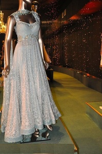 Elegante vestido informal largo hasta el suelo bordado patrón Floral tafetán tela Indie estilo popular asimétrico silueta diamantes - Product Image 2