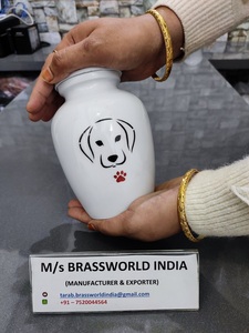 Urna de cremación de mascotas de aluminio con cara de perro pintada a mano, urna funeraria clásica para adultos de Brassworld India - Product Image 2