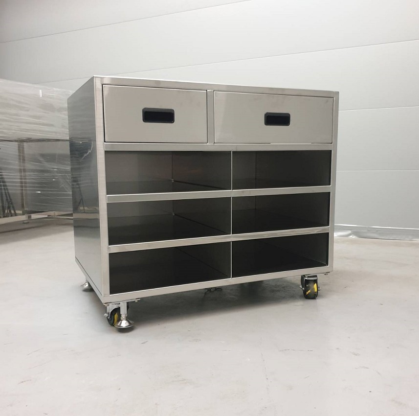 Тележка с четырьмя колесами для хранения лабораторий кухонной мастерской